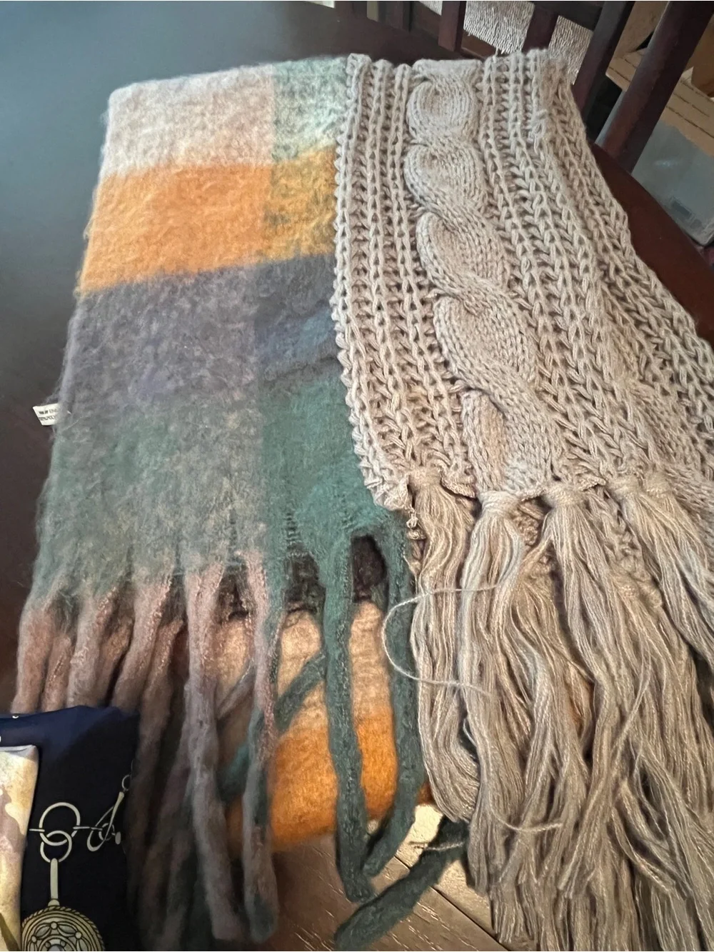 Lot of 7 Scarf Scarves Random designs and brands